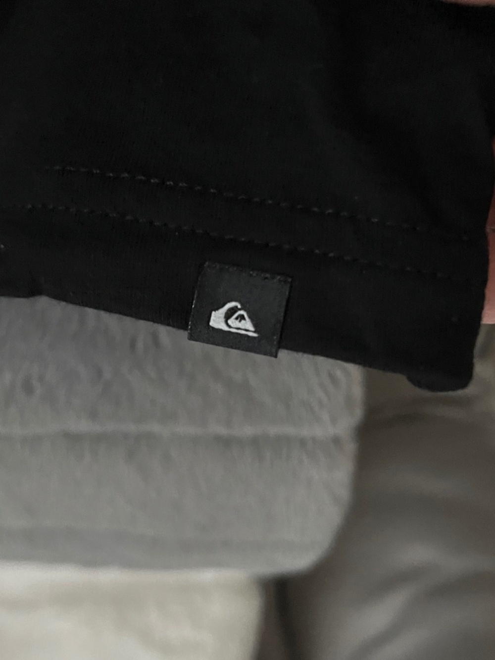 QUIKSILVER Boys T-Shirt Black with Logo Design Large NEW - Picture 5 of 7